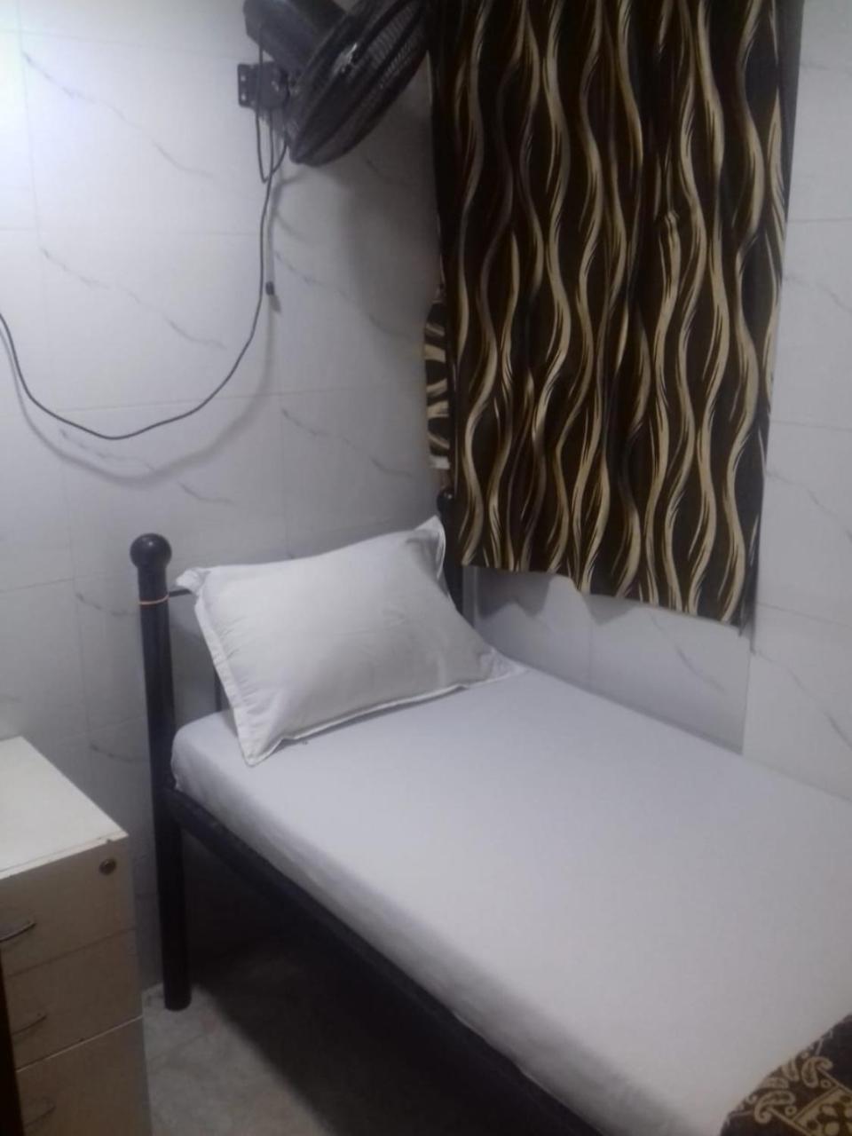 One Step Hostel Mumbai Eksteriør bilde